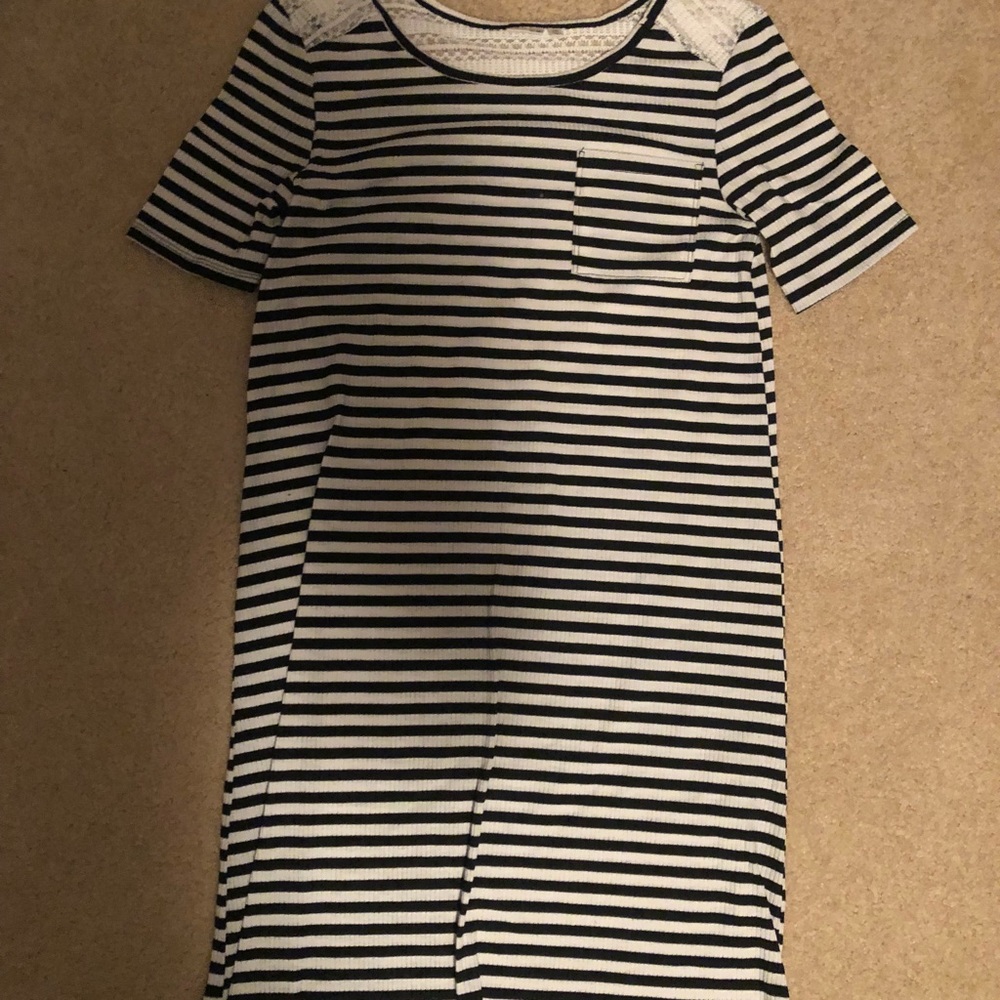 Stripped t-shirt dress with breast pocket